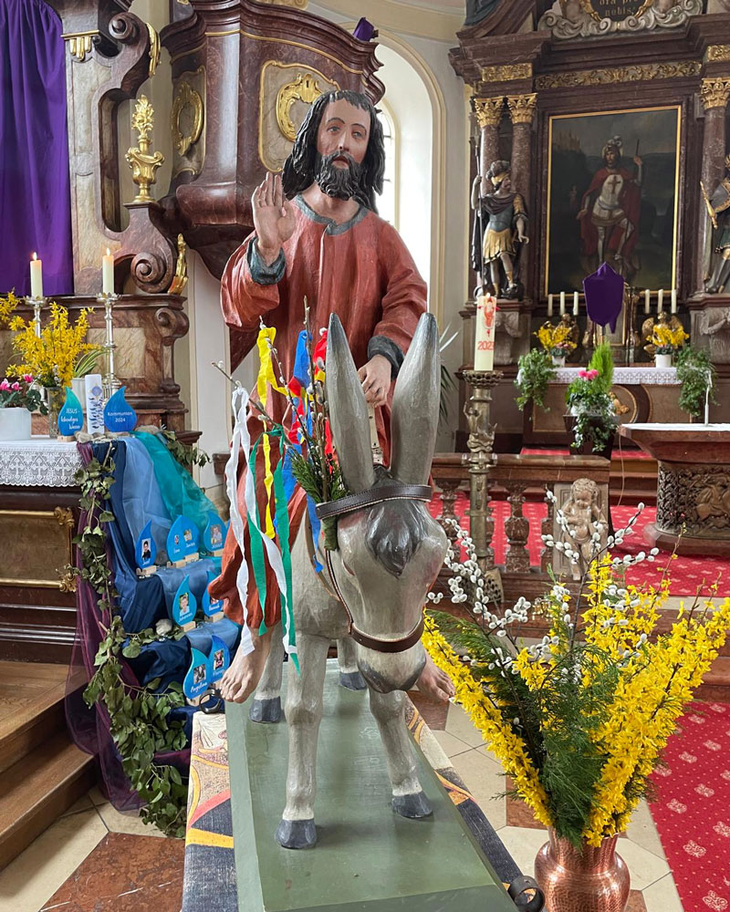 Die Christus-Palmesel-Gruppe in Winzer, Palmsonntag 2024, Foto: Pia Weiland